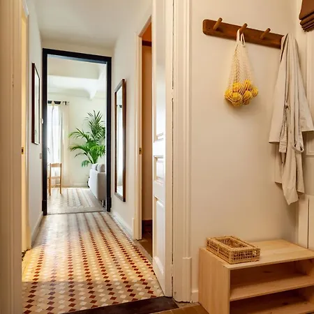 Milos - Two Bedroom In Mallorca St Apartment Barcelona