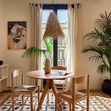 Milos - Two Bedroom In Mallorca St Apartment *